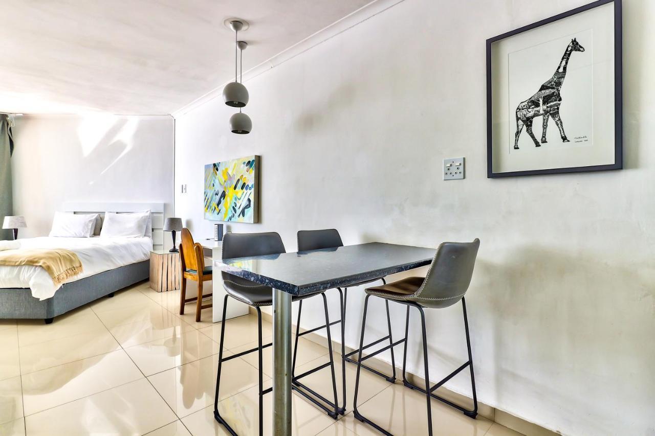 33 Blue Waters Apartment. * Kaapstad