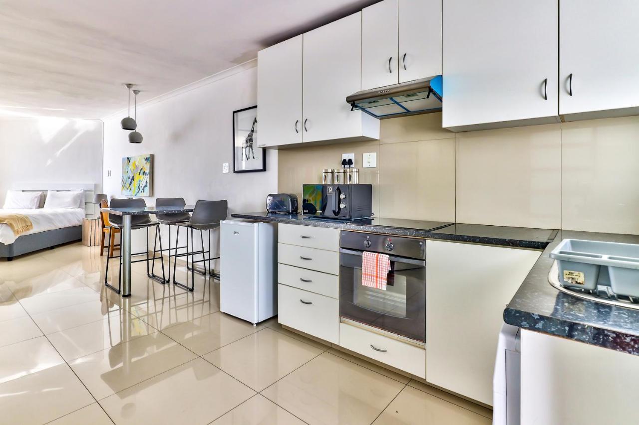 33 Blue Waters Apartment. * Kaapstad