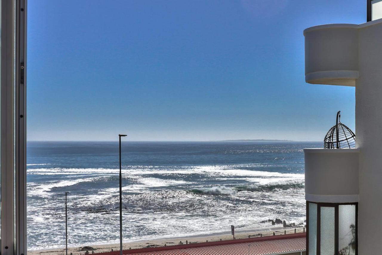 33 Blue Waters Apartment. Kaapstad
